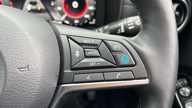 Nissan Juke 1.0 DiG-T Tekna 5dr Petrol Hatchback